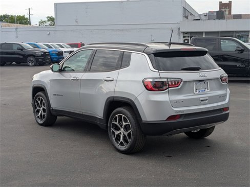 New 2024 Jeep Compass Limited image 4