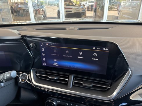 New 2025 Chevrolet Trax RS w/ Sunroof Package image 26