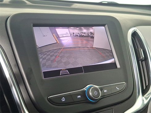 Used 2023 Chevrolet Equinox LT w/ Driver Convenience Package image 4