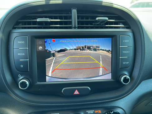 Used 2023 Kia Soul LX w/ LX Technology Package image 17