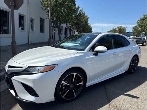 Used 2020 Toyota Camry XSE image 1