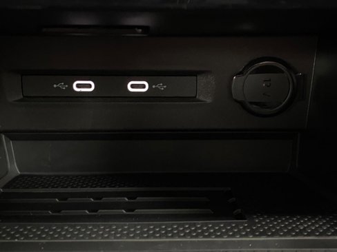 New 2025 Volkswagen Taos SE image 8