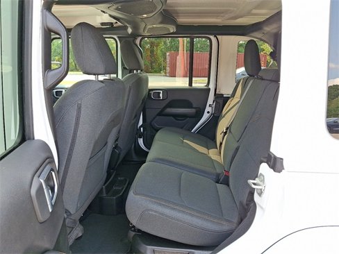 Used 2024 Jeep Wrangler Unlimited Sahara image 10
