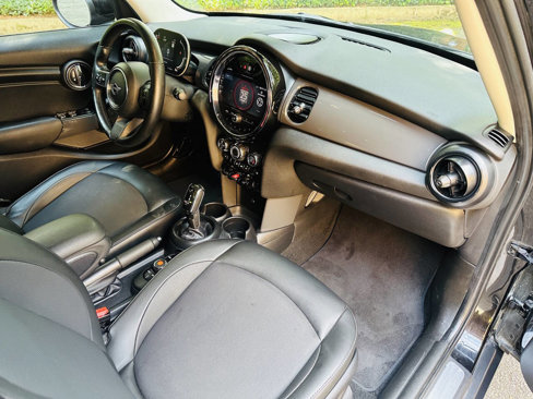 Used 2022 MINI Cooper 4-Door Hardtop w/ Storage Package image 14