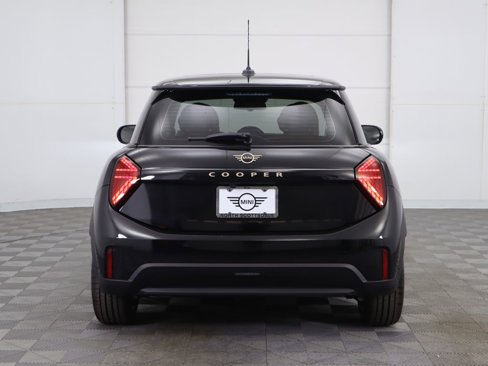Used 2025 MINI Cooper 2-Door Hardtop image 7