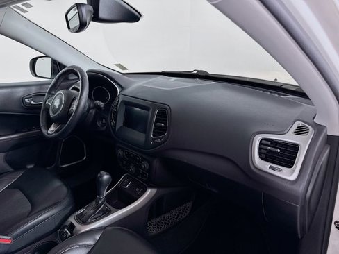 Used 2018 Jeep Compass Latitude w/ Popular Equipment Group image 31