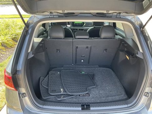 Used 2022 Volkswagen Taos SEL w/ Panoramic Sunroof Package image 8