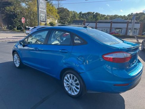 Used 2014 Ford Fiesta SE w/ Equipment Group 201A image 4