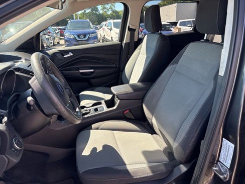Used 2018 Ford Escape SE image 12