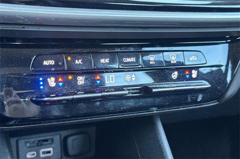 Used 2022 Chevrolet Bolt EUV Premier w/ Sun & Sound Package image 28