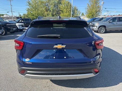 Used 2024 Chevrolet Trax LT w/ Driver Confidence Package image 5