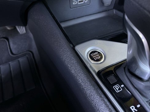 Used 2024 Nissan Altima 2.5 SV image 16