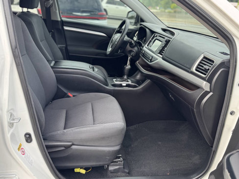 Used 2018 Toyota Highlander Plus image 19