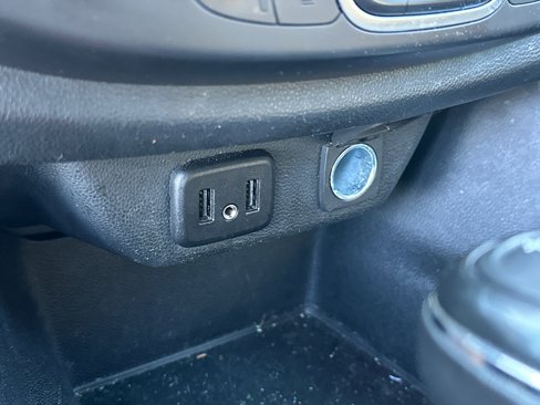 Used 2020 Chevrolet Traverse LT image 34