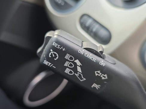 Used 2012 Volkswagen Beetle 2.5 image 21