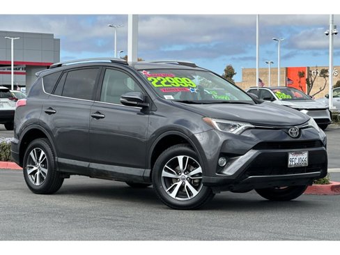 Used 2018 Toyota RAV4 XLE image 2