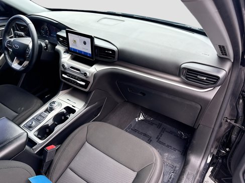 Used 2022 Ford Explorer XLT image 28