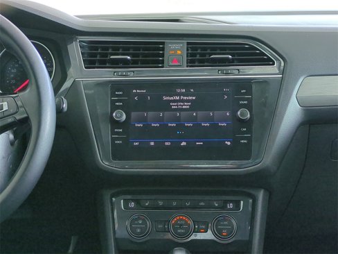Used 2019 Volkswagen Tiguan SE w/ Panoramic Sunroof Package image 18