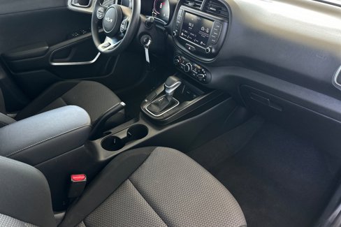 Used 2023 Kia Soul LX w/ LX Technology Package image 18