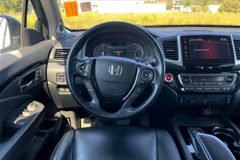 Used 2017 Honda Pilot Touring image 6