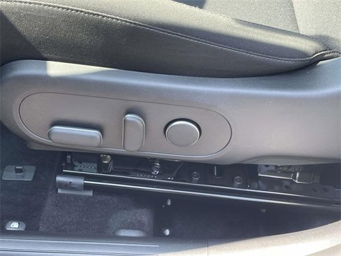Certified 2025 Hyundai Kona SEL image 12