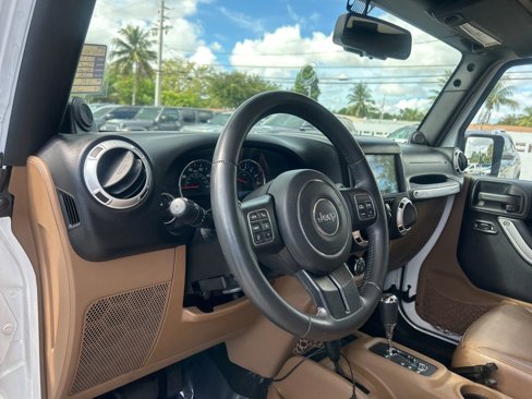 Used 2014 Jeep Wrangler Unlimited Sahara w/ Max Tow Package image 10