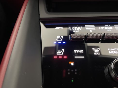 Certified 2025 Porsche Macan 4S Electric image 23