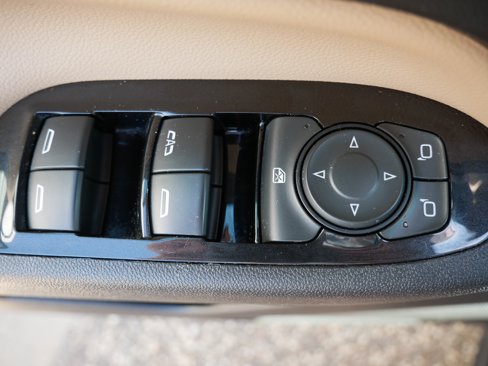 Used 2022 Chevrolet Equinox Premier image 11