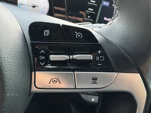 Used 2021 Hyundai Elantra SEL w/ Convenience Package image 28