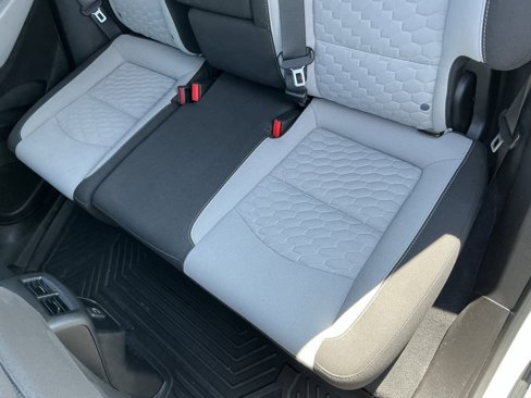 Used 2020 Chevrolet Equinox LT w/ Driver Convenience Package image 40