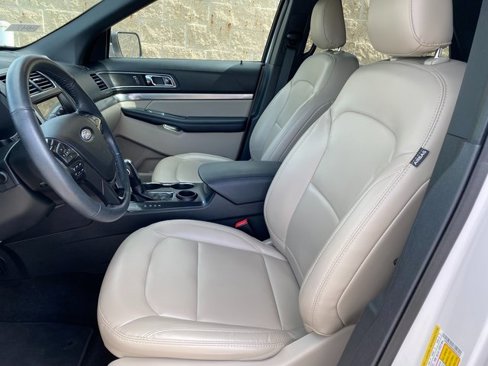 Used 2019 Ford Explorer XLT w/ Equipment Group 202A image 18