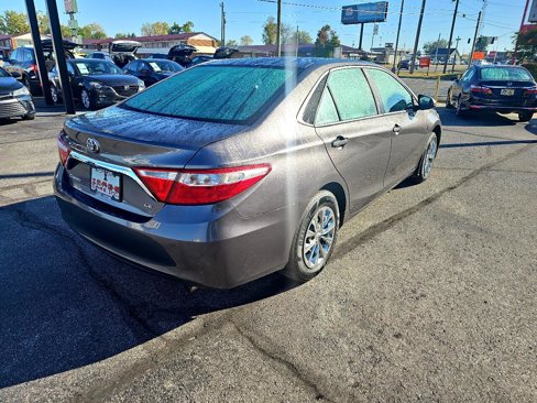 Used 2017 Toyota Camry LE image 5