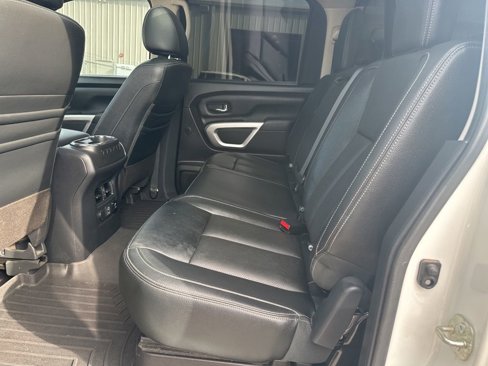 Used 2020 Nissan Titan SL w/ Moonroof Package image 35