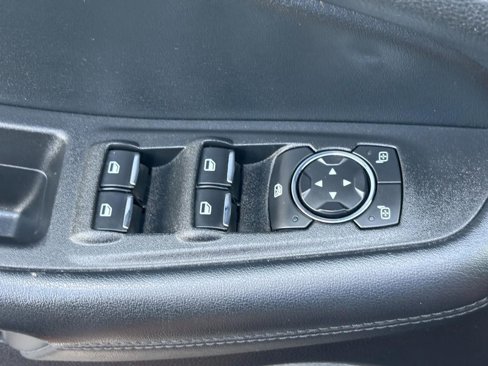 Used 2020 Ford Edge SE image 28