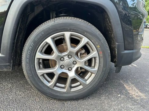Used 2022 Jeep Compass Latitude image 13