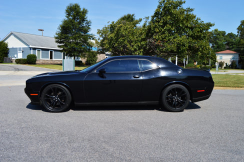 Used 2017 Dodge Challenger SXT Plus image 5