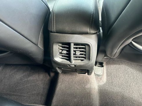 Used 2019 Jeep Cherokee Limited w/ Luxury Group image 16