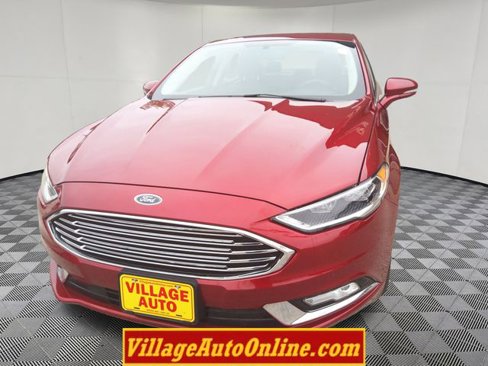 Used 2017 Ford Fusion SE w/ Fusion SE Technology Package image 18