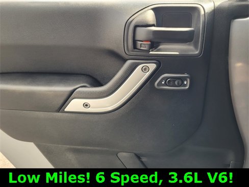 Used 2015 Jeep Wrangler Sahara w/ Connectivity Group image 20