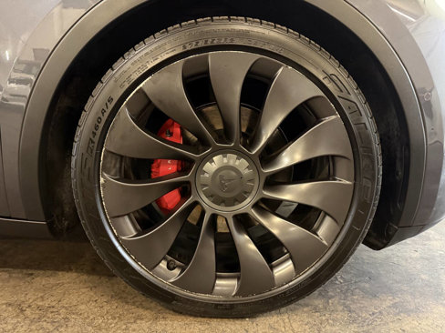 Used 2020 Tesla Model Y Performance image 29
