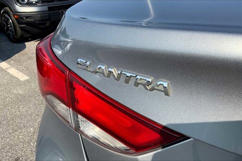 Used 2014 Hyundai Elantra SE image 27