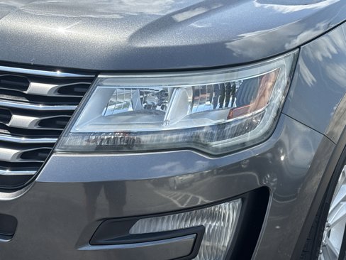 Used 2016 Ford Explorer XLT w/ Equipment Group 202A image 10