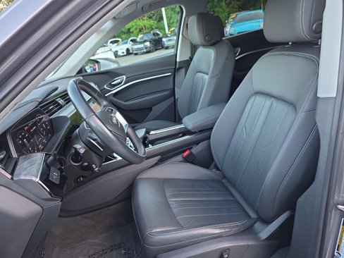 Used 2021 Audi e-tron Premium w/ Convenience Plus Package image 30