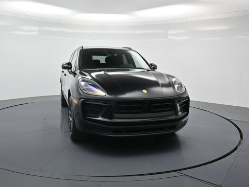 Used 2025 Porsche Macan image 30