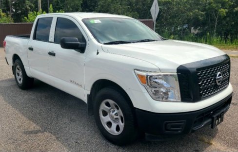 Used 2018 Nissan Titan S image 13