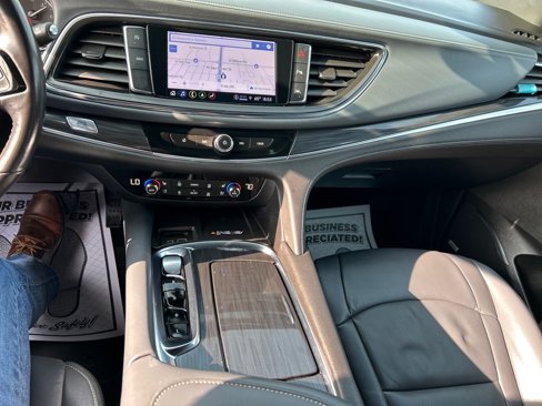 Used 2024 Buick Enclave Premium image 32
