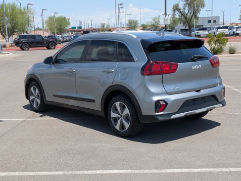 Used 2022 Kia Niro LX image 3