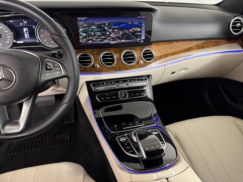 Used 2018 Mercedes-Benz E 300 image 28