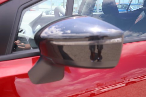 New 2025 Nissan Versa SR w/ Trunk Package image 4
