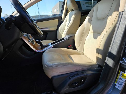 Used 2017 Volvo XC60 T6 Inscription w/ Preferred Option Package image 15
